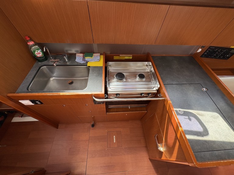 Bareboat Rental Sailboat Bénéteau with a boat licence