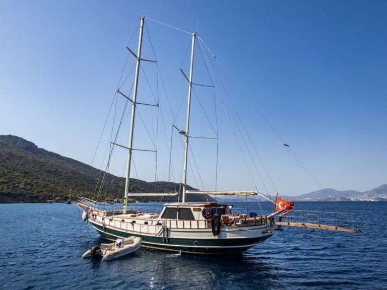 Bareboat Rental Sailboat Custom Made with a boat licence