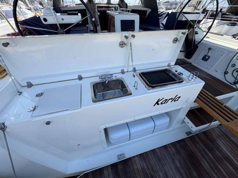 Dufour Dufour 430 in Split on SamBoat