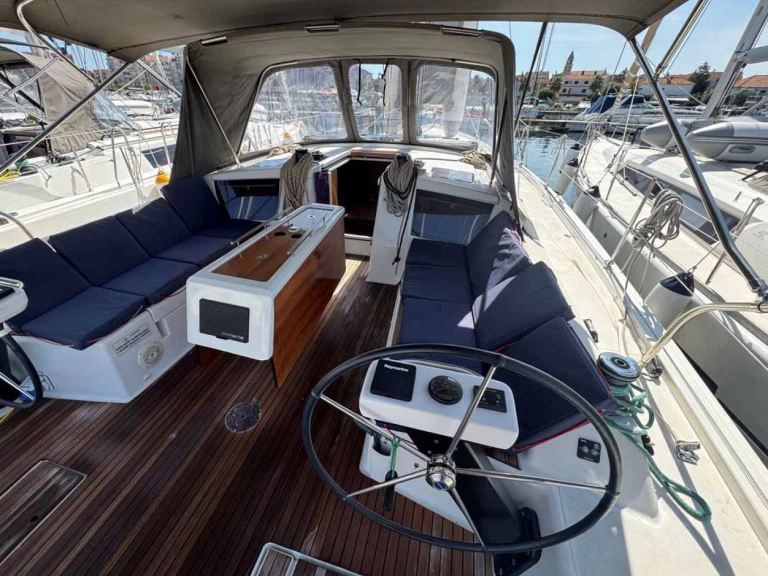 Rent a Dufour Dufour 430 Split