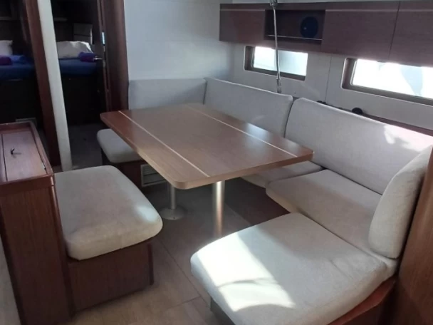 Bareboat Rental Sailboat Bénéteau with a boat licence