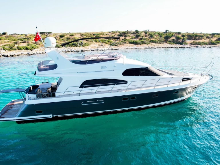 Bareboat Rental Luxury Yacht Leopard Catamarans / Robertson & Caine with a boat licence