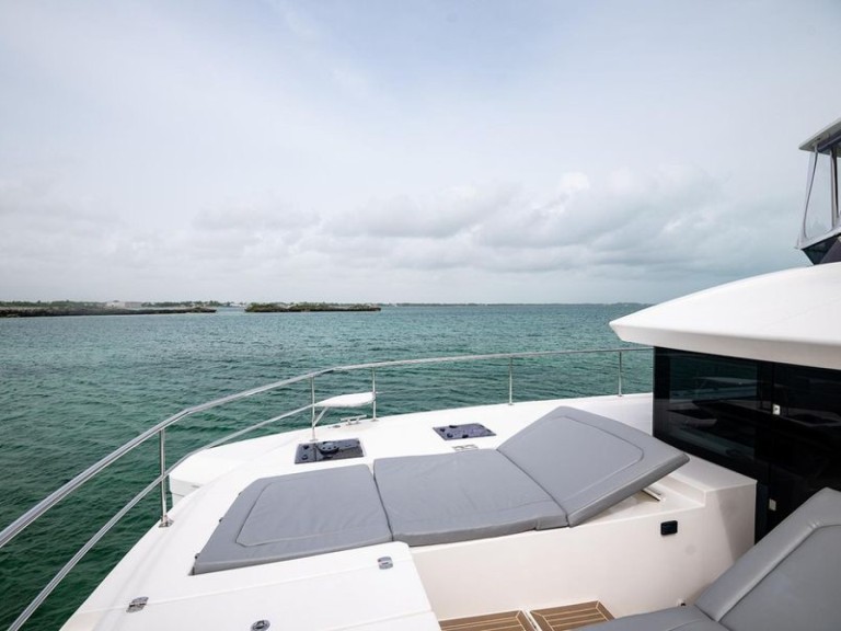 Catamaran rental in Tortola - Leopard 53 Motor Yacht