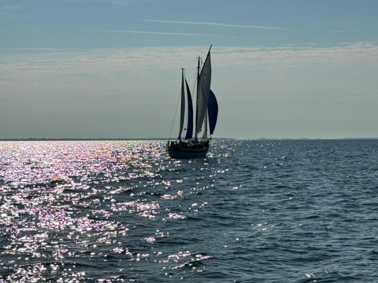 Sailboat for rent La Rochelle at the best price