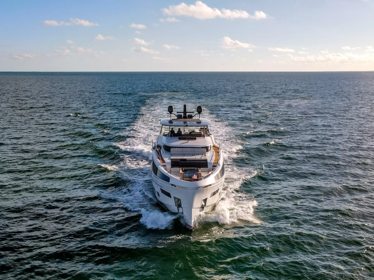 Yacht charter Miami Beach cheap Sirena 88