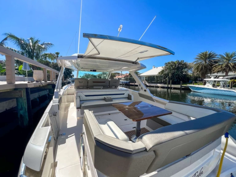 Luxury Yacht rental with or without captain Tiara Palm Beach