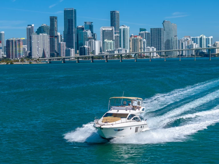Rent a Azimut Azimut 53 Fly Miami Beach