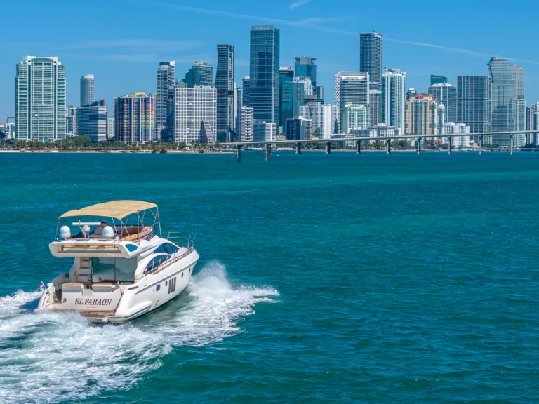Azimut Azimut 53 Fly in Miami Beach on SamBoat