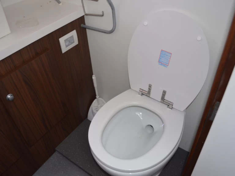 Yacht charter Drachten cheap Bravoure 40