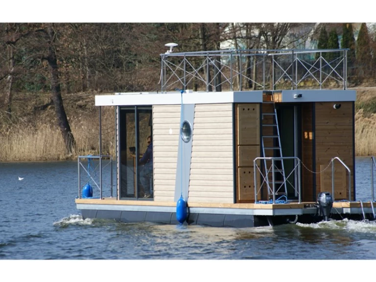 Houseboat rental with or without captain Campi Drachten