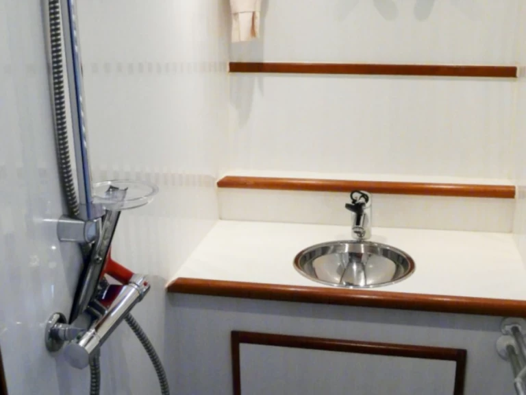 Yacht charter Drachten cheap Renal 36