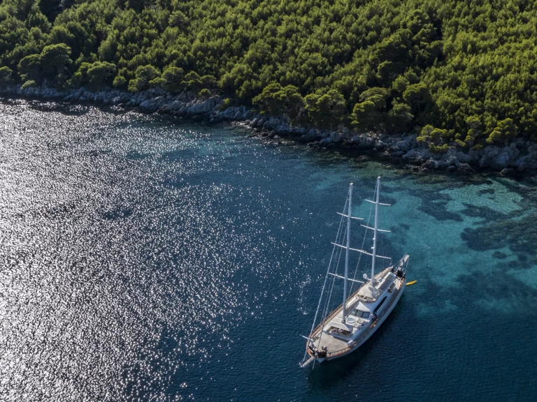 Rent a  Luxury Sailing Yacht Split