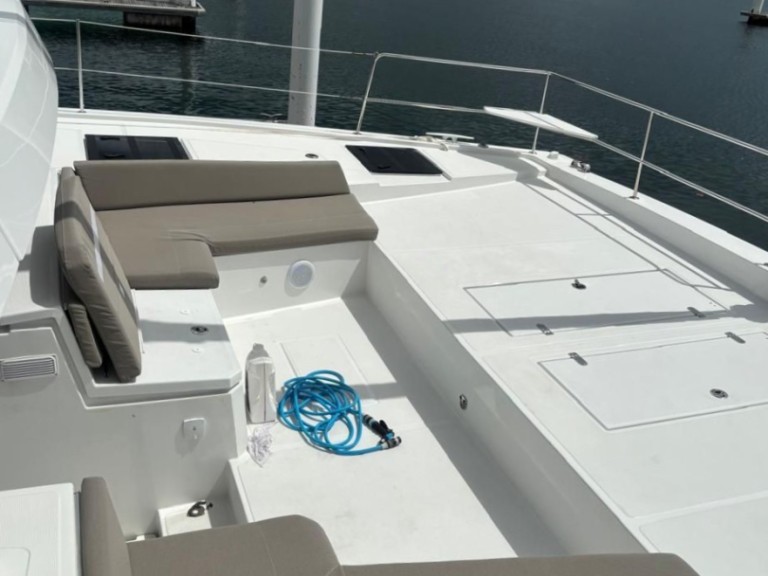 Catamaran for rent Road Town at the best price