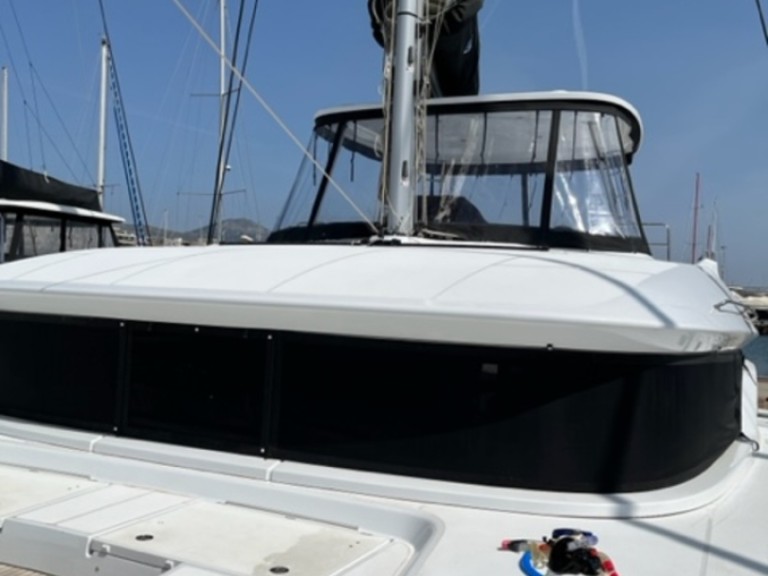 Boat rental Lagoon Lagoon 50 in Alimos on Samboat