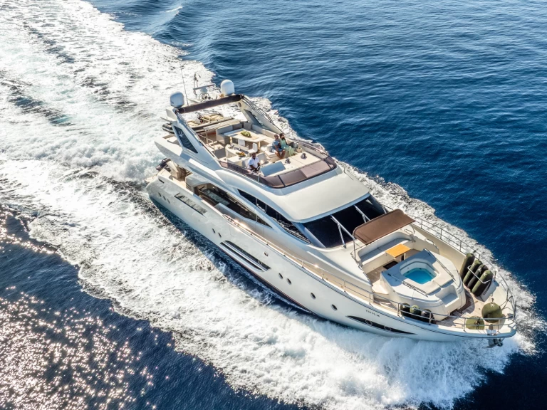 Rent a Dominator-Shipyard Dominator 780S Deluxe Sukošan