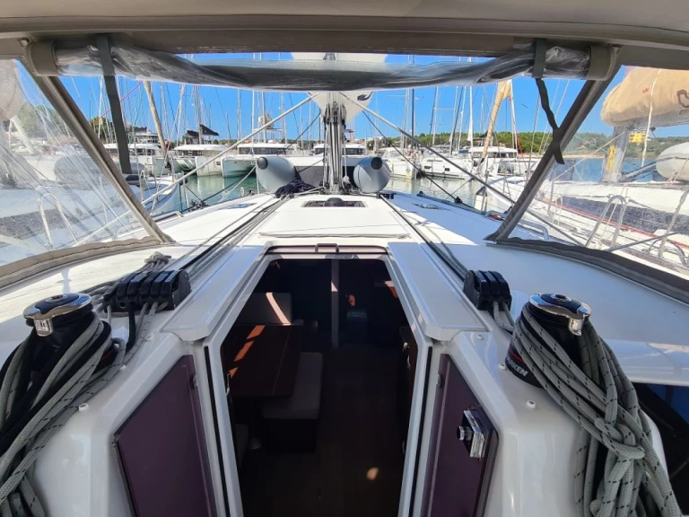 Bénéteau Oceanis 40.1 charter bareboat or captained in  Kos