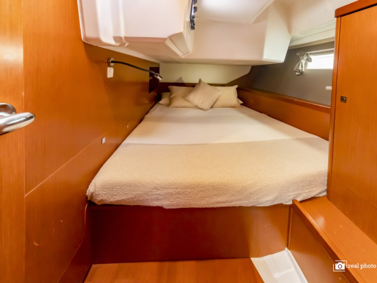 Bénéteau Oceanis 45 charter bareboat or captained in  Cannigione