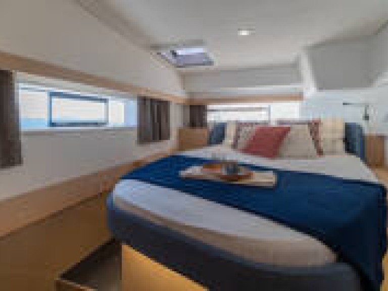 Fountaine Pajot Fountaine Pajot New 44 in Paros (Island) on SamBoat