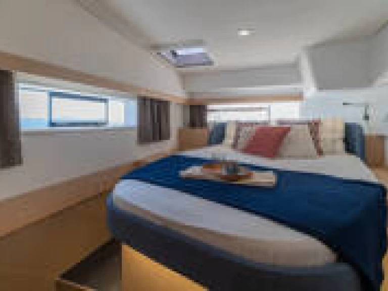 Fountaine Pajot Fountaine Pajot New 44 in Paros (Island) on SamBoat