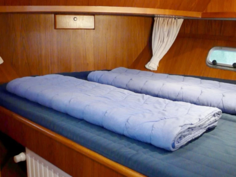 Motorboat for rent Drachten at the best price