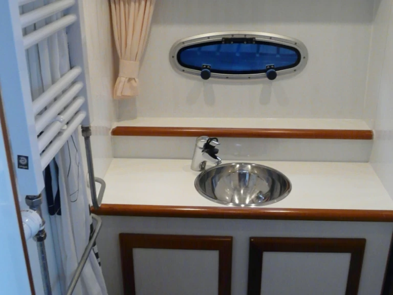 De Drait Deluxe 42 charter bareboat or captained in  Drachten