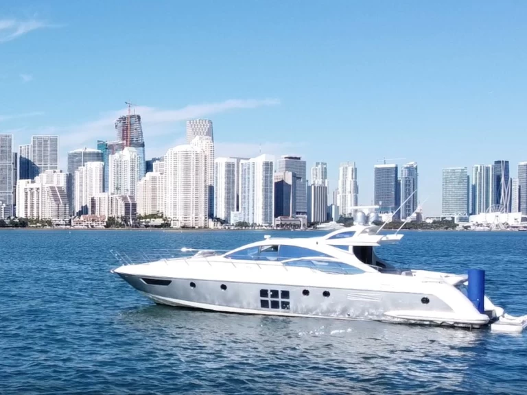 Luxury Yacht rental in Miami - Azimut Azimut 62 S