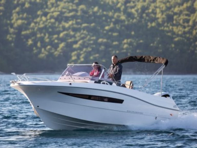 Yacht charter Preko cheap 690 sun cruiser