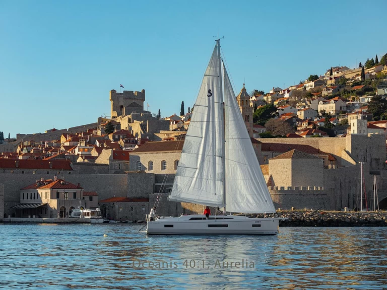 Rent a Bénéteau Oceanis 40.1 Komolac