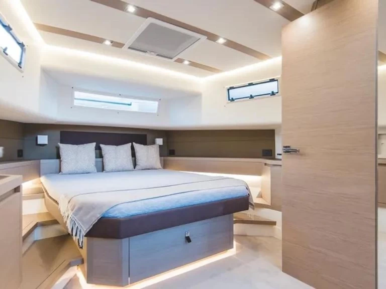 Motorboat for rent Ibiza Town at the best price