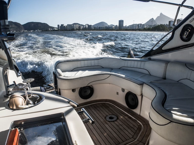 FS Yachts 31 in Rio de Janeiro on SamBoat