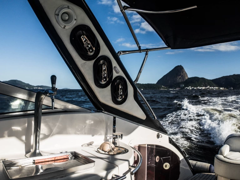 Motorboat for rent Rio de Janeiro at the best price