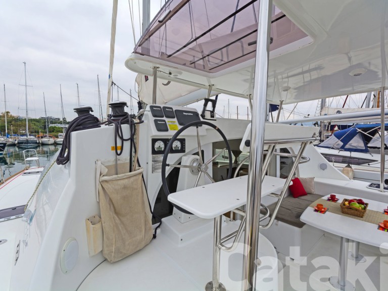 Catamaran rental with or without captain Lagoon Lávrio