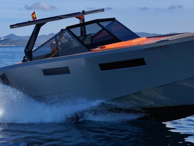 Yacht charter Ibiza Town cheap 43 Mistral 