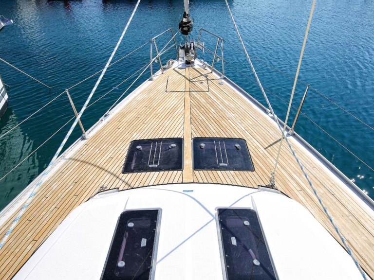 Sailboat rental with or without captain Bavaria Jezera