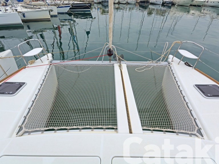 Lagoon Lagoon 380 S2 in Lávrio on SamBoat