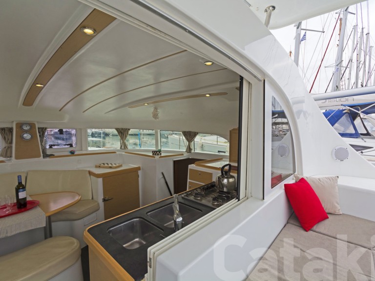 Yacht charter Lávrio cheap Lagoon 380 S2