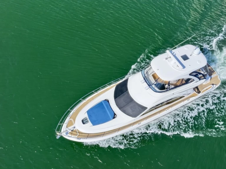 Rent a Sea Ray 56 Miami