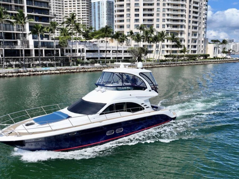 Luxury Yacht rental in Miami - Sea Ray 56