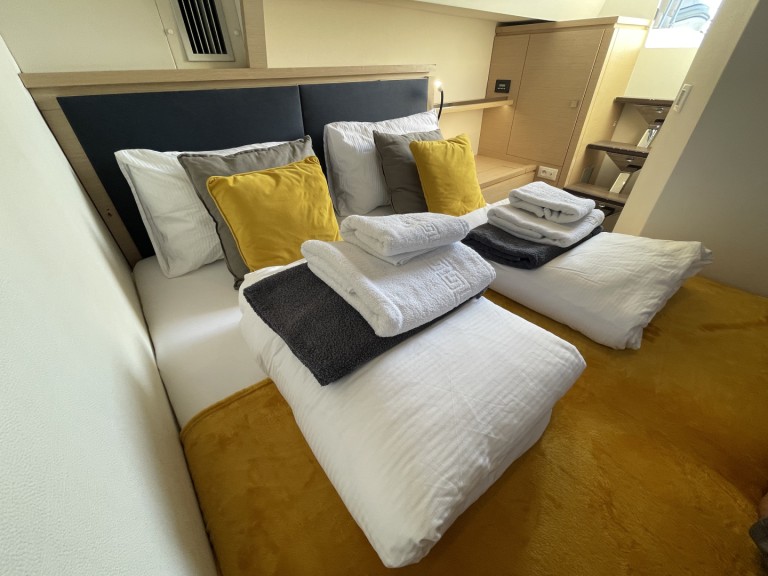 Catamaran rental in Lefkáda - Fountaine Pajot Saba 50