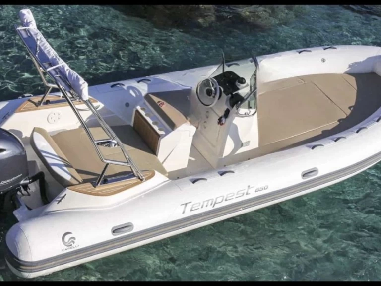 Rent a Capelli Tempest 650 Les Issambres