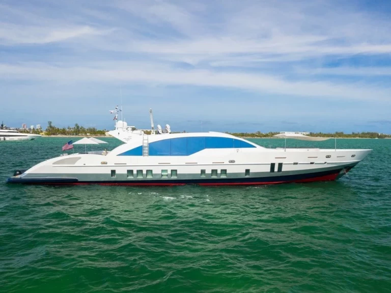 Luxury Yacht rental in Miami Beach - Tecnomar 120