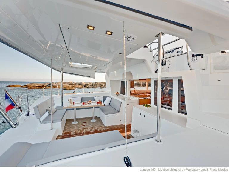 Yacht charter Grand Cayman cheap Lagoon 450