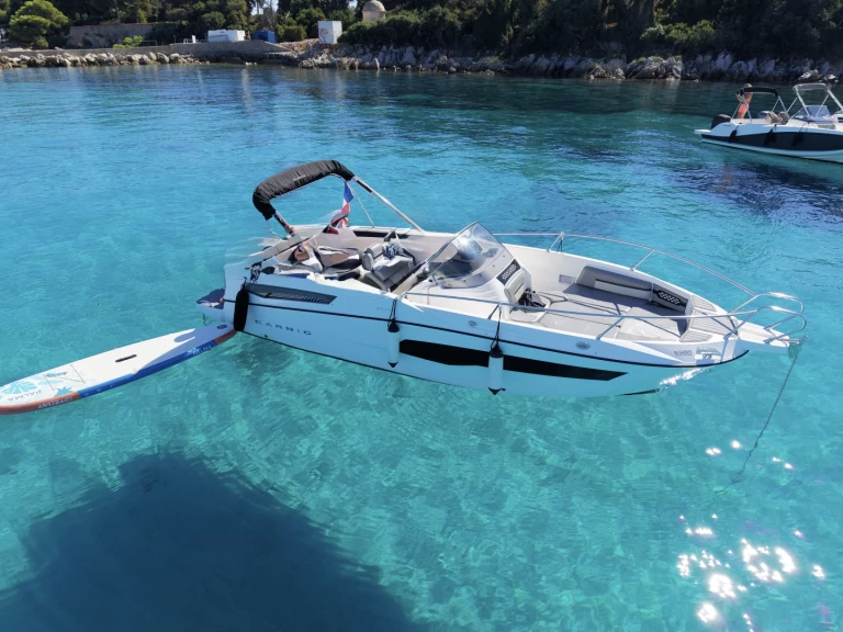 Bareboat Rental Motorboat Karnic with a boat licence
