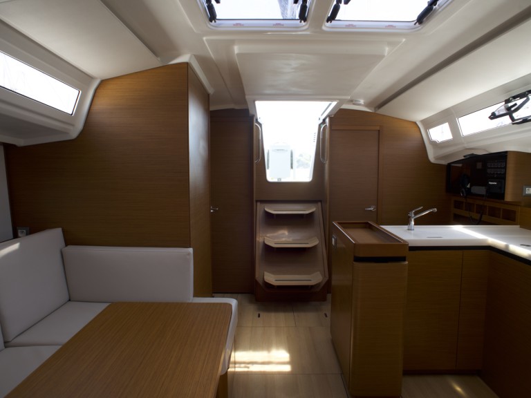 Sailboat for rent Skiathos at the best price