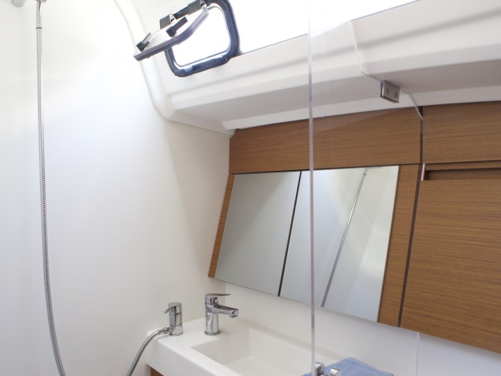 Yacht charter Skiathos cheap Sun Odyssey 41