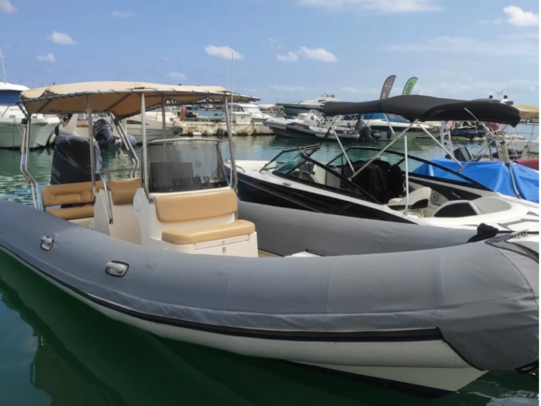 RIB rental in Ibiza Town - Valiant Valiant Vg 750