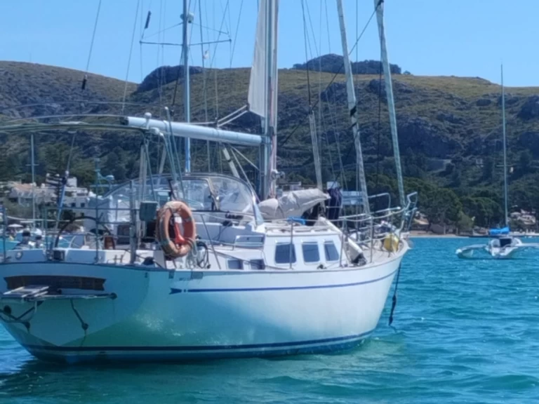 Bareboat Rental Sailboat Juan Belliure  with a boat licence