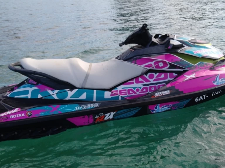 Rent a Bombard Wale prop230 San Antonio Port