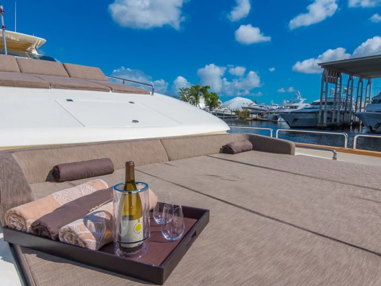 Luxury Yacht for rent Miami Beach at the best price