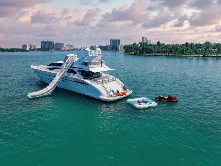 Yacht charter Miami Beach cheap 105' Leopard